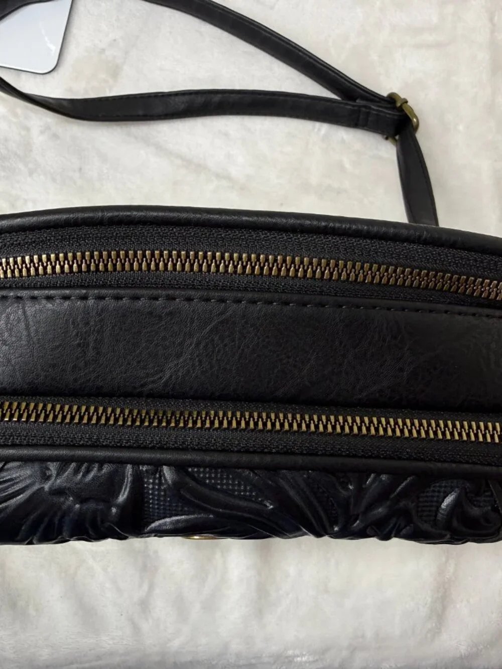 White Mountain Black Embossed Crossbody Bag – 9x9x3